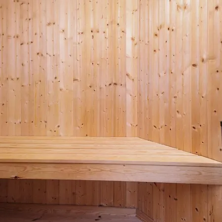 Vakantiehuis Spacious In With Sauna *